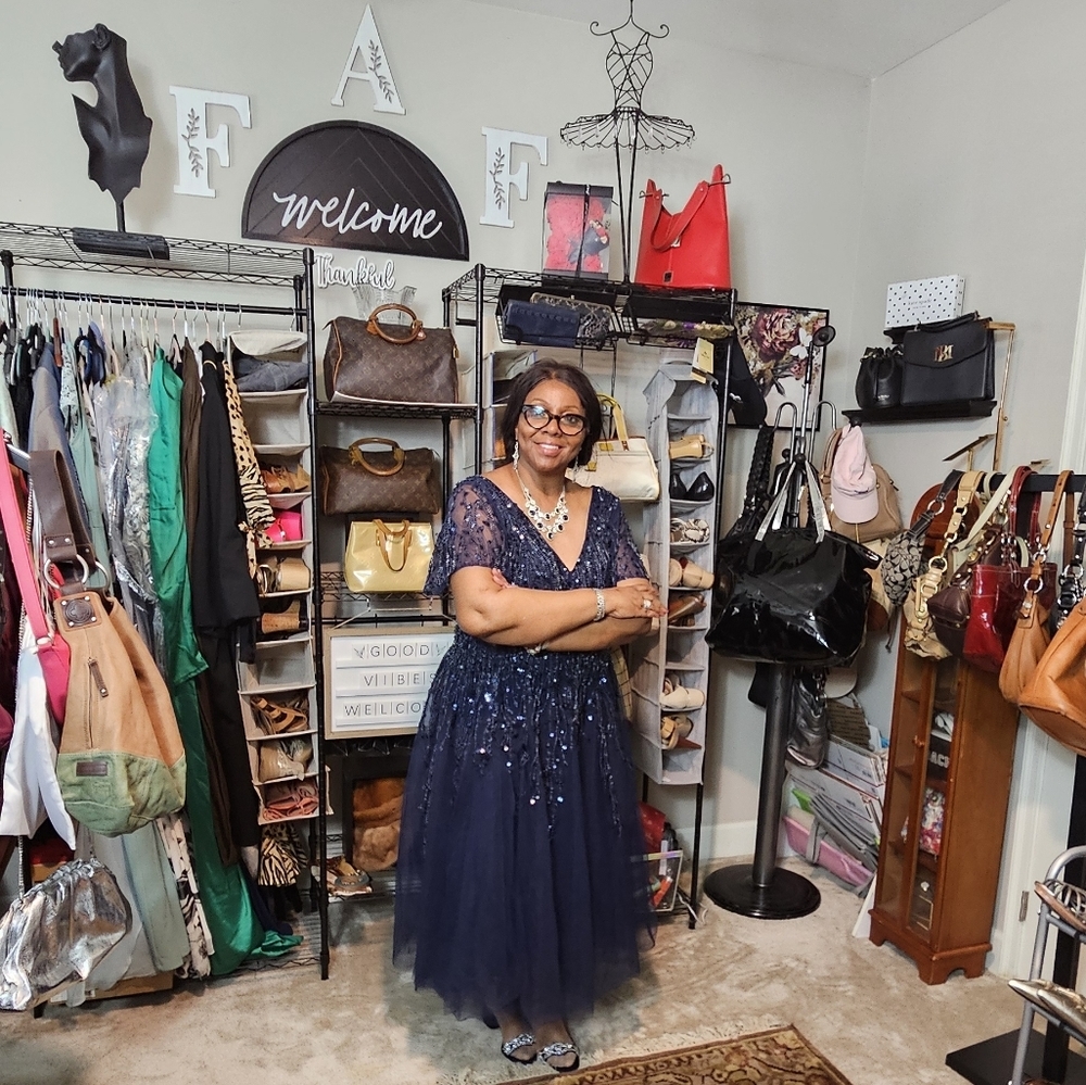 Please Like and Share This Listing for Automatic Notification of Live Shows